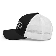 Cargar imagen en el visor de la galería, Gorra SPIKES trucker

