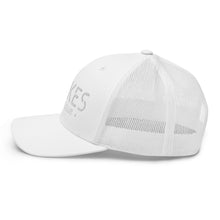 Cargar imagen en el visor de la galería, Gorra SPIKES trucker
